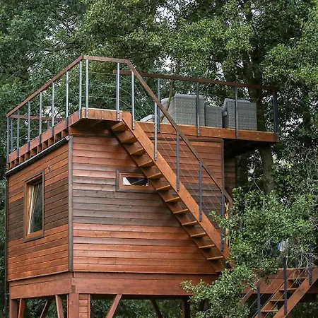 Domek Na Drzewie W Dolinie Uradu Exterior photo